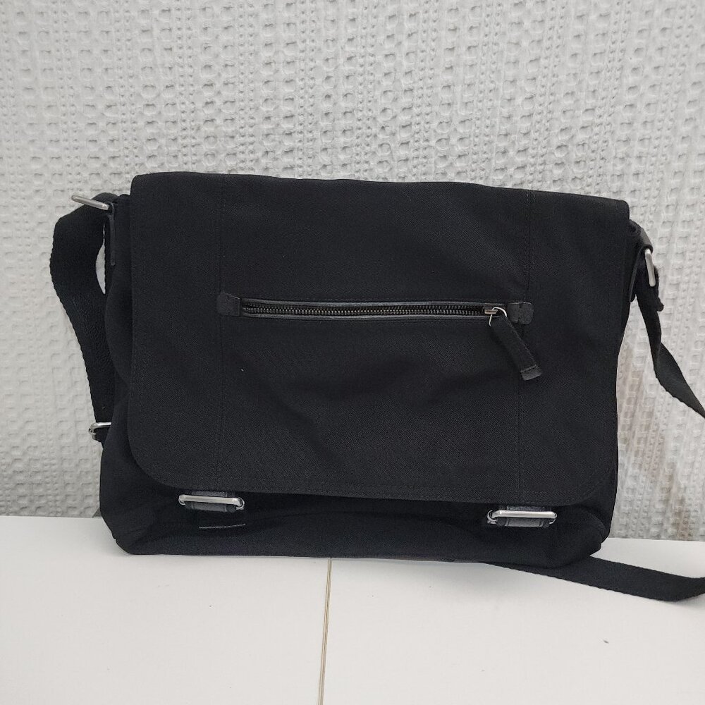 Banana Republic Black Messenger Laptop Bag Adjustable Strap Work Travel - Picture 4 of 13